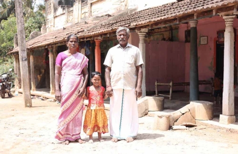 Ajantha with her aunt Avaranjitham and uncle Arivalagal
