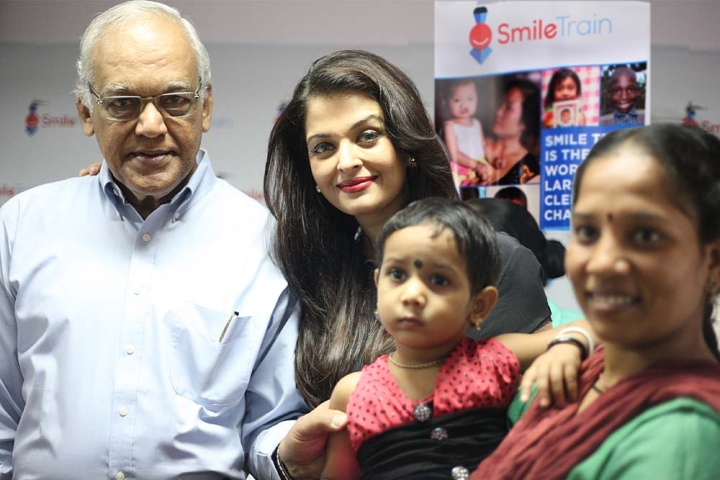 Aishwarya Rai Bachchan Smiling with Patient and Mother